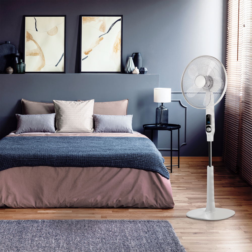 Вентилятор напольный Electrolux EFF-1000i Вентилятор напольный Electrolux EFF-1000i